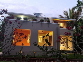 Luxe Stay at 15SwaRa 3Bhk Fully Air-conditioned Private Pool, Wi fi, Terrace Lounge
